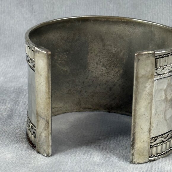 Wide Hammered Silver Tone Metal Cuff Bracelet Braided Textured Edging Boho - Picture 6 of 16